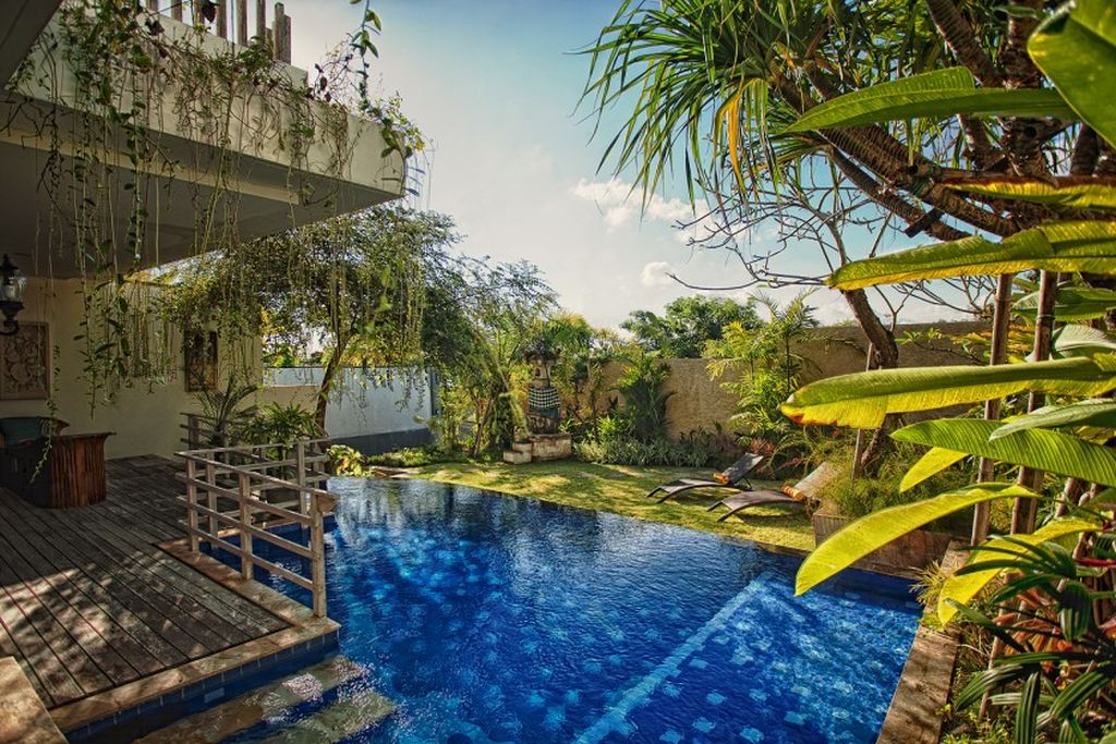 Wooden Balinese Ambiance Villa